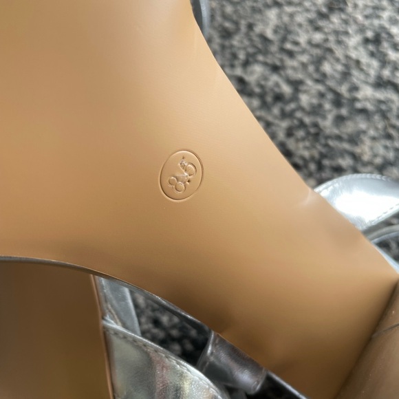 Elegant Silver Block Heel Sandals - Picture 11 of 16